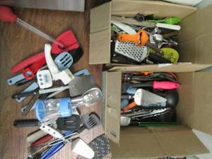 Large lot of kitchen utensils (see ...