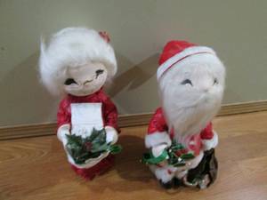 Santa and Mrs Claus decor dolls...