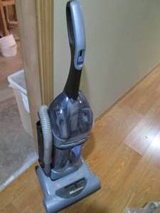 Hoover wind tunnel bagless vacuum a...