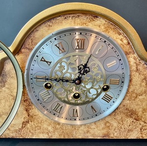 lot 23 image: German Mantle Clock by Franz Hermle