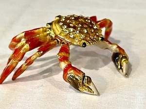 lot 57 image: Fun Bejeweled Crab Trinket Box