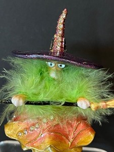 lot 55 image: Department 56 Bejeweled Witch Trinket Box