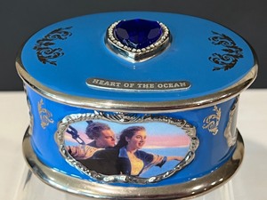 lot 56 image: Heart of the Ocean Heirloom Porcelain Music Trinket Box