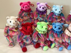 lot 64 image: Set of Beanie Baby Birthday Bears