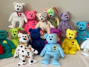 lot 65 image: Beanie Baby Bears by Location