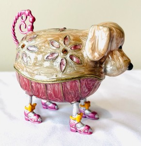 lot 71 image: Chubby Puppy Enamel Trinket Box