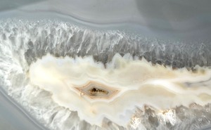 lot 82 image: Sparkly Geodes