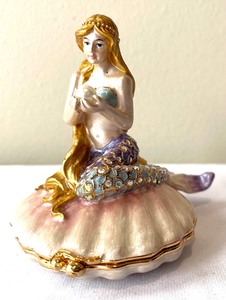lot 85 image: Mermaid on a Seashell Enamel Trinket Box