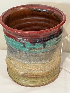 lot 111 image: Two Beautiful Pottery Pieces