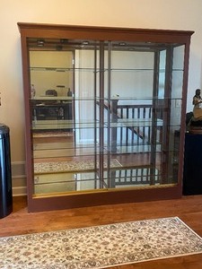 lot 199 image: Gorgeous Large Display Cabinet