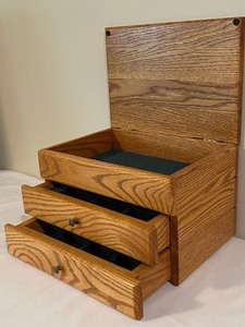 lot 182 image: Wooden Dresser Top Jewelry Box