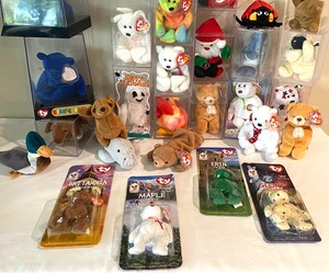 lot 181 image: Variety of Beanie Babies