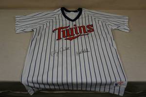 lot 1 image: Signed Minnesota Twins Jersey - Kirby Puckett, Kent Hrbek