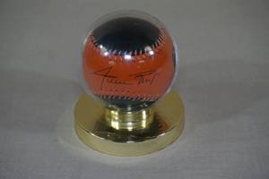lot 18 image: Willie Mays Signed Giants Baseball