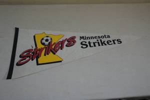 lot 38 image: Vintage Minnesota Strikers Pennant