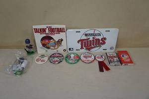 lot 60 image: Minnesota Twins Collectables - Buttons, Bobbleheads, World Series
