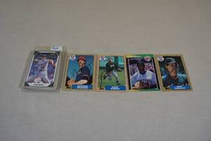 lot 207 image: In Person Auto Minnesota Twins Cards - Hrbek, Viola, Gaetti, Gladden