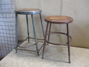 2 Shop stools
