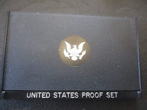 1979-S US Mint Proof Set wo box in OGP plastic display - 1st year Susan B. Anthony Dollar.