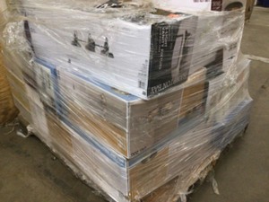 Pallet of  Mixed Assorted Lighting Various Conditions See Terms on Auction