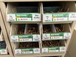ASSORTED WOOD SCREWS BRASS AND CABINET