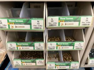 ASSORTED WOOD SCREWS BRASS AND CABINET