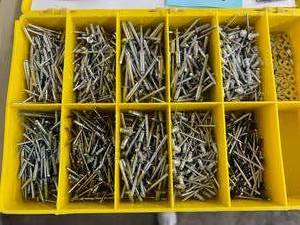 1 CONTAINER WITH ASSORTED RIVETS