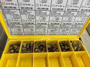 2 CONTAINERS FLARED FITTINGS AND THREAD INSERT WITH CABINET
