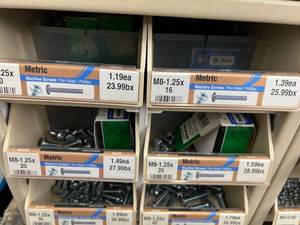 ASSORTED METRIC MACHINE SCREWS WITH CABINET