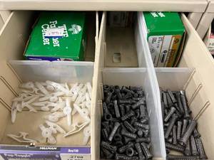 ASSORTED TOGGLES AND ANCHORS WITH CABINET