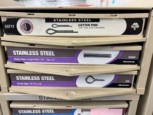 ASSORTED STAINLESS STEEL PINSEYE SCREWS WITH CABINET