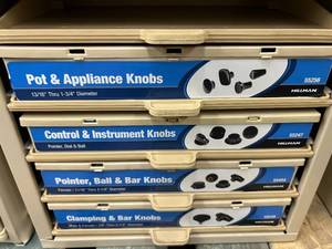 4 DRAWER CABINET WITH ASSORTED KNOBS