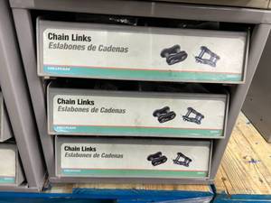 3 DRAWER CABINET WITH ASSORTED CHAIN LINKS