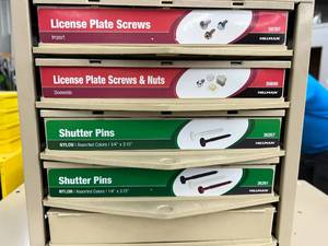 5 CONTAINER CABINET WITH ASSORTED SCREWS, PINS