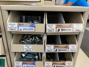 6 DRAWER CABINET WITH ASSORTED METRIC SCREWS