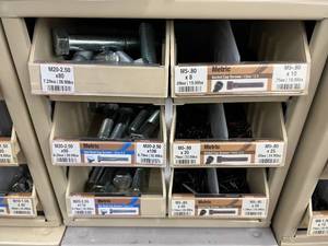 6 DRAWER CABINET WITH ASSORTED METRIC SCREWS