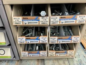 6 DRAWER CABINET WITH ASSORTED METRIC SCREWS