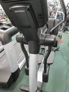 lot 8 image: Life Fitness 95X elliptical machine...