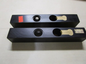 lot 61 image: Charge bars, 302  118BB3 and 302 ...