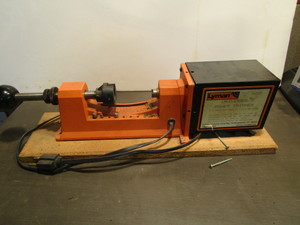 lot 74 image: Lyman Universal Power Trimmer, unkn...