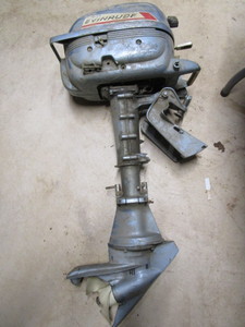 lot 102 image: Evinrude 3hp outboard, 1960s Model...