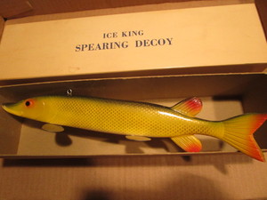 lot 158 image: Spearing decoy, Ice King No 83, Bea...