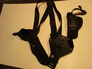 lot 160 image: Uncle Mikes Sidekick shoulder hols...