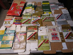 lot 169 image: Paper ammo boxes Winchester, Weste...