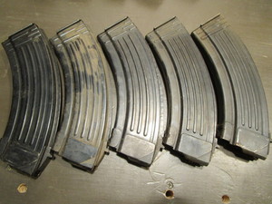 lot 174 image: Five 10rd magazines...