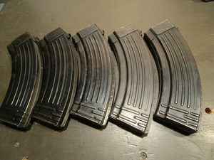 lot 175 image: Five 10rd magazines...