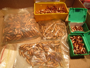 lot 187 image: Bullets 22cal 224 40-55gr. Approx ...