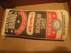 lot 200 image: Lawrence Magnum shot, 25lb bag No 8...