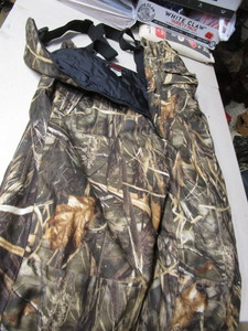 lot 208 image: Sportsman Outfitter insulated bibs,...