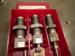 lot 256 image: Hornady die set, 10mm auto40 S&W, ...
